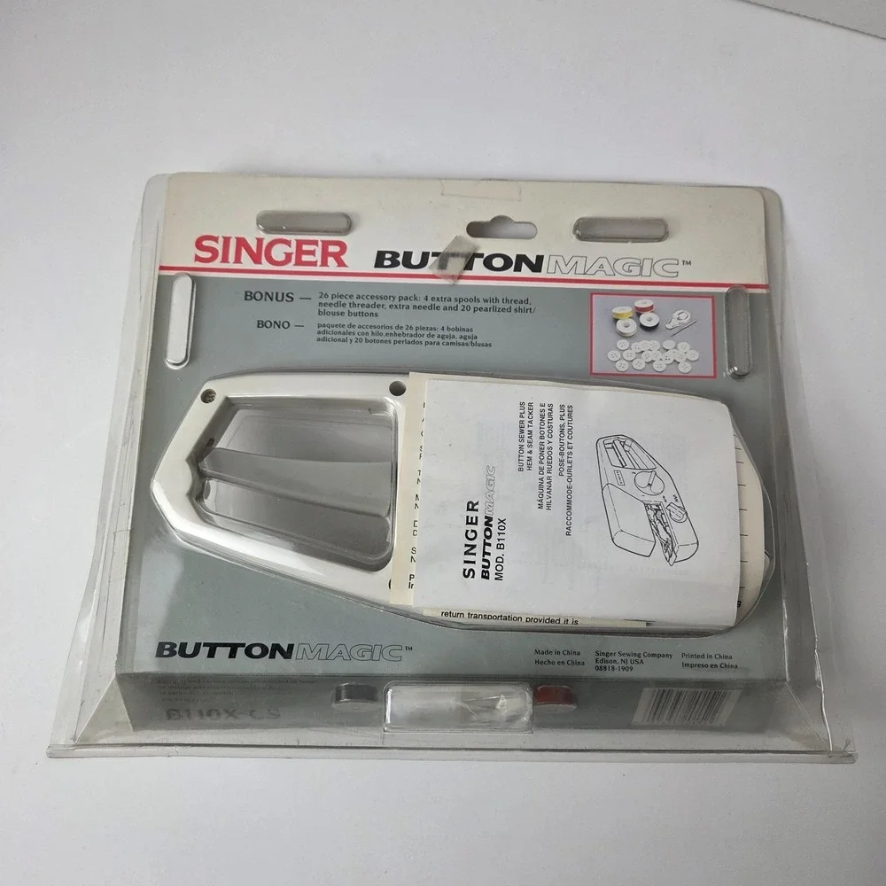 Handheld SINGER B110X-CS Button Magic 2&4 Hole Maker Attaches Buttons Sewing New